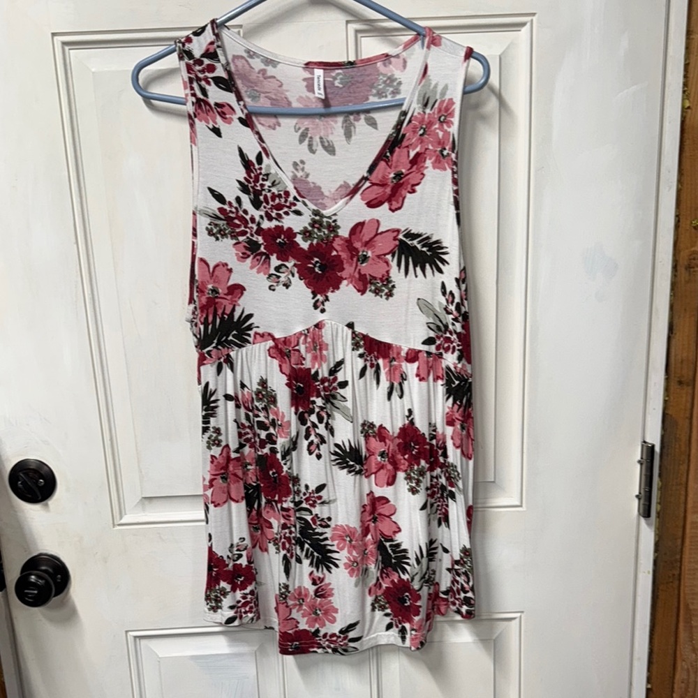Floral Sleeveless Women's Top